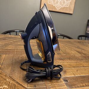 Shark GI505 1800W Professional Steam Iron 9.5” Soleplate Tested Working